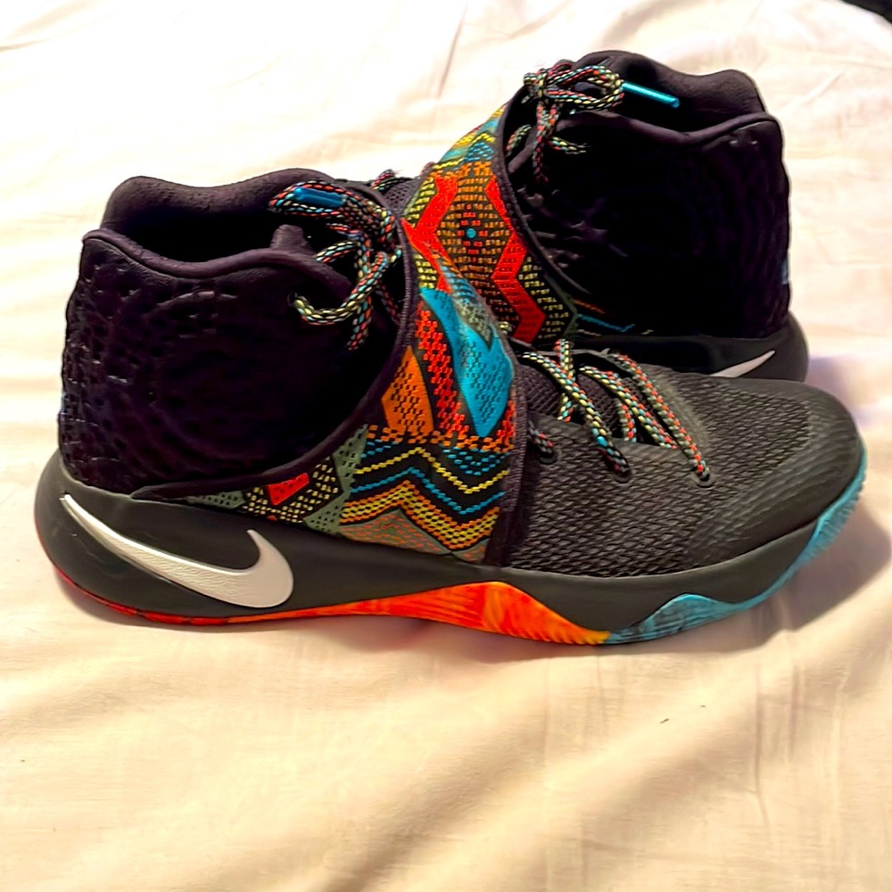 Kyrie 2 BHM